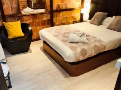 Habitación 5 – Cama doble + cama individual