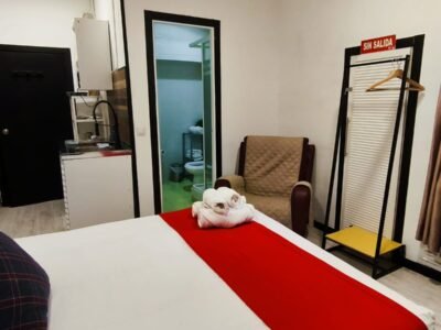 Habitación 7 – Estudio privado con baño y cocina