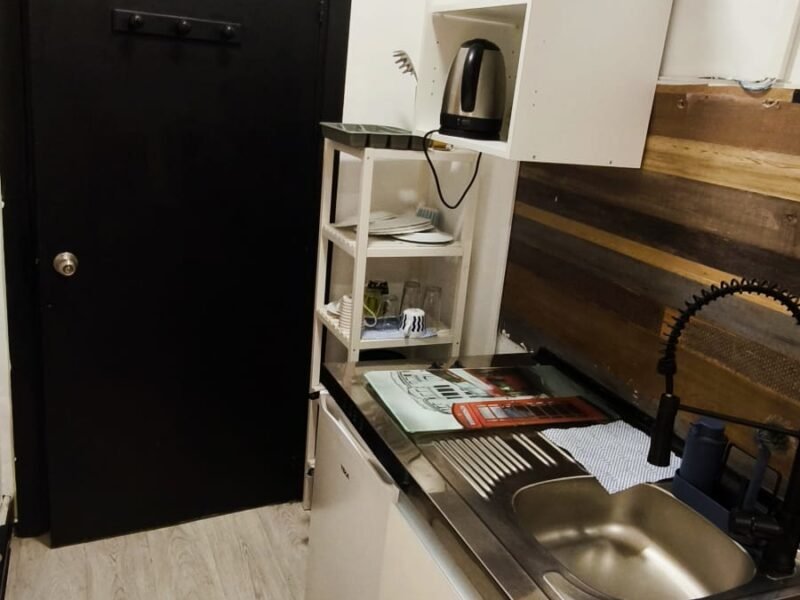 Habitación 7 – Estudio privado con baño y cocina