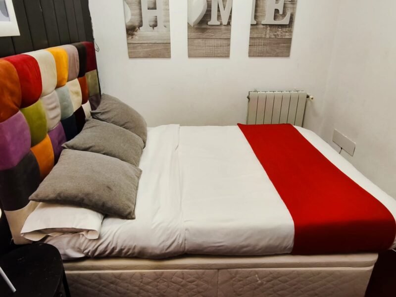 Habitación 4 – Cama de matrimonio en piso compartido