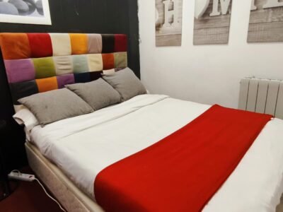 Habitación 4 – Cama de matrimonio en piso compartido