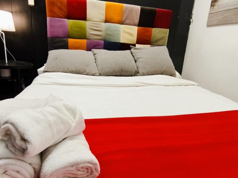 Habitación 4 – Cama de matrimonio en piso compartido