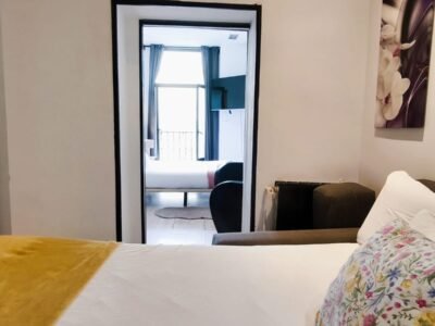 Habitación 3 – Dos habitaciones dobles juntas + balcón