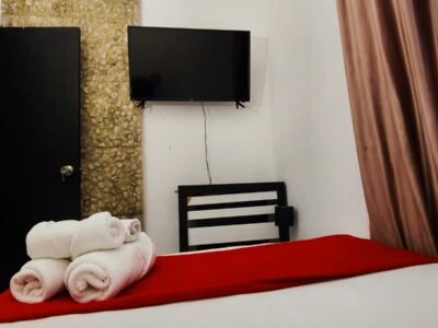 Habitación 6 – Cama de matrimonio en pleno centro